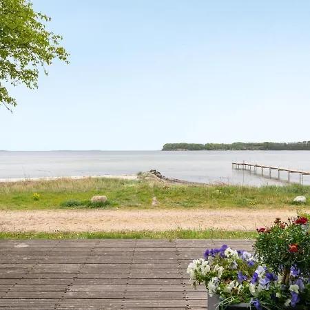Semesterbostad Holiday Tubbi - 10m From The Sea In Se Jutland Hejls