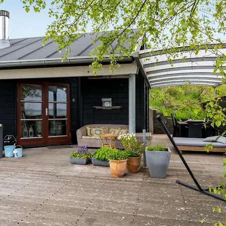 Semesterbostad Holiday Tubbi - 10m From The Sea In Se Jutland Hejls